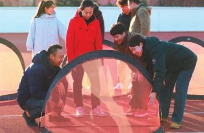 “这样的大哥哥大姐姐我们喜欢”19体育入口(图7)